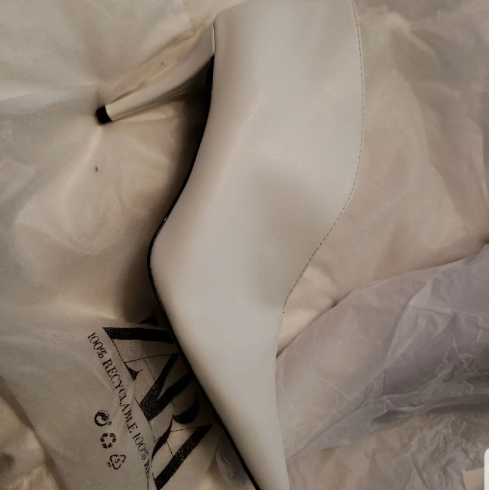 Shoes - Picture 2 of 3